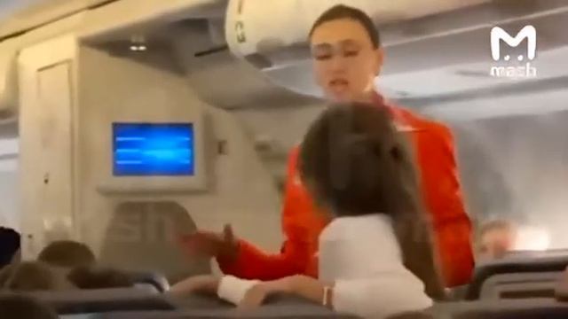 Россиянка летит в Турцию.Оставлю без своих комментариев. смотреть онлайн