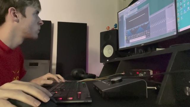 Early Morning Daily Melody Grind + Nick Mira Shows The Screen Making Loops смотреть онлайн