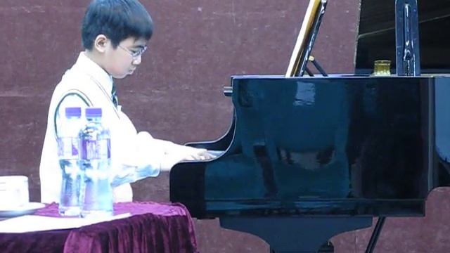 Kenneth playing Chopin Mazurka in A Minor Op. 67 No. 4 смотреть онлайн