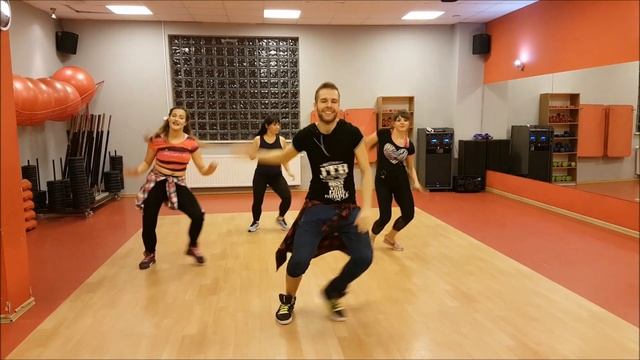 Zumba® - Ricky Martin - Fiebre смотреть онлайн
