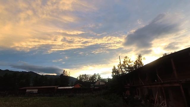 Фантастические облака в горах Алтая смотреть онлайн