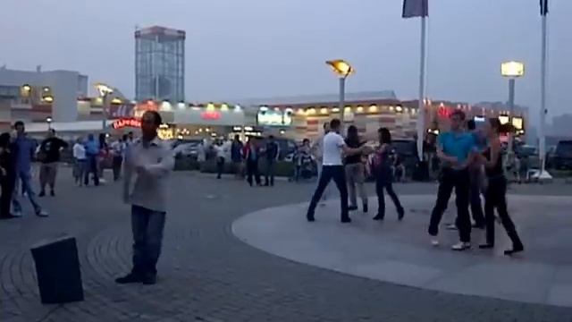 Звезда хастл-дискотек в г. Красноярске смотреть онлайн