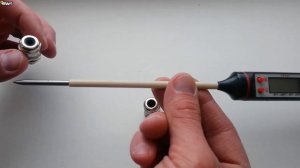 Ставим термометр в крышку дистиллятора