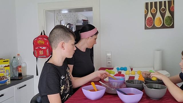 VLOG Подготовка к Пасхе/Детвора помогаторы/Номер 1/ смотреть онлайн