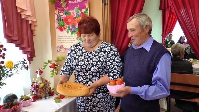 Газета, ведро, одеяло – все подарки хороши смотреть онлайн