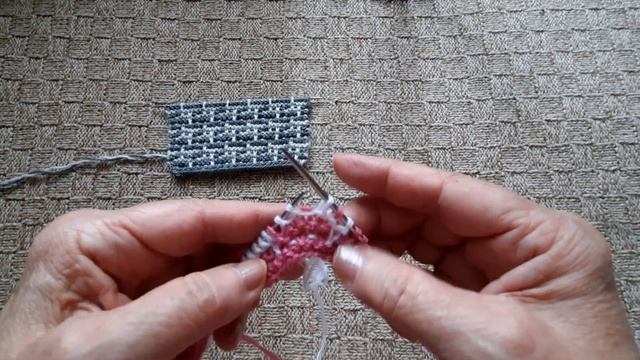 Узор КУРИНЫЕ ЛАПКИ спицами.// Шикарный узор для кардиганов, жакетов с стиле CHANEL // смотреть онлайн