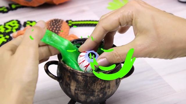 5 DIY Поделки на Хэллоуин своими руками 2021 страшные Слаймы и Пранки для Halloweena смотреть онлайн