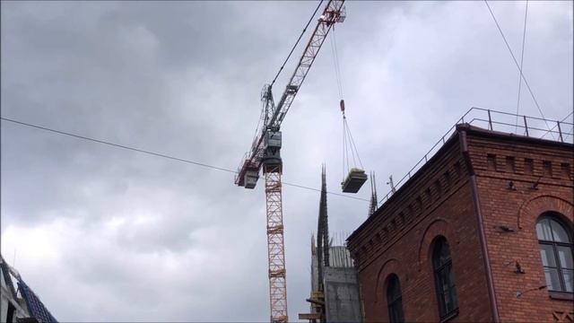 Стройка на Петроградке. Башенный кран LIEBHERR | ЖК Meltzer Hall смотреть онлайн