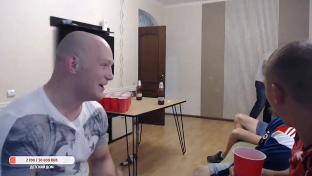 ВАСЯ и ЮРА запустили стрим и позвали ТИЛЯ смотреть онлайн