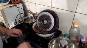 Очистка посуды от накипи с помощью силикатного клея и соды