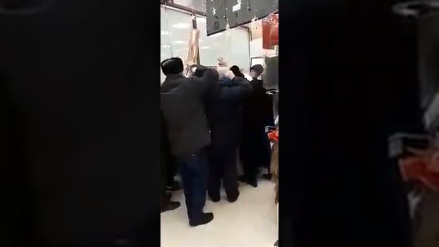 Галамарт в Стрежевом. Ажиотаж за телевизоры по 4000₽ 2018 декабрь смотреть онлайн