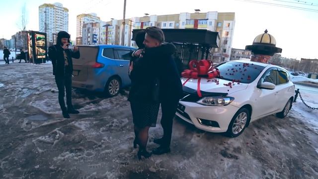 ТОП 5 ТАЧЕК КОТОРЫЕ БЛОГЕРЫ ПОДАРИЛИ СВОИМ РОДИТЕЛЯМ! смотреть онлайн