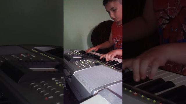 Faded 《yamaha psr 3000》 ♥♥ смотреть онлайн