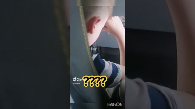 Когда задумался в самолёте. #shorts смотреть онлайн