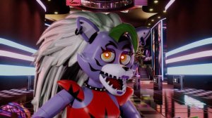 Рокси танцует!