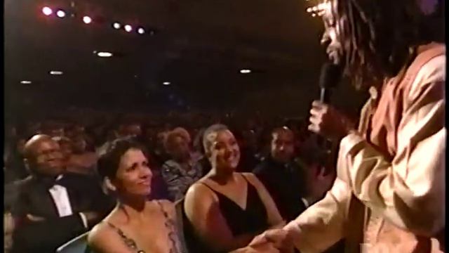 ERIC & HALLE-IMAGE AWARD смотреть онлайн