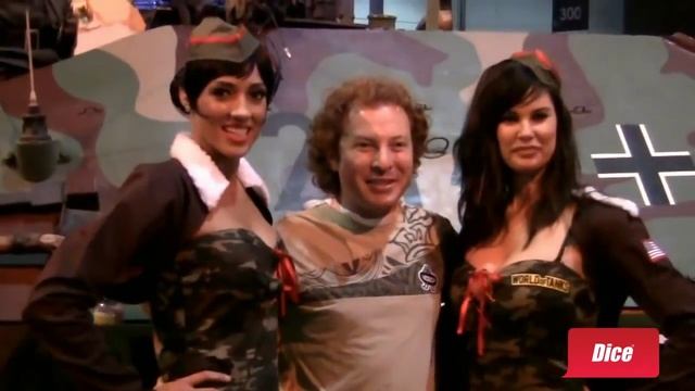 E3: Games or Girls? Booth Babes Tell Us Why People Visit Them смотреть онлайн