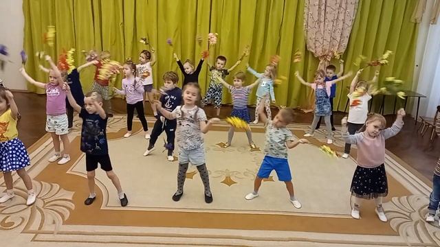 Танец с цветами. Средняя группа.