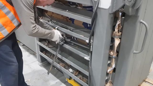 Pressmax.ru - PRESSMAX 730 пресс пакетировочный для макулатуры, картона, пластика, ПЭТ-бутылок и т. смотреть онлайн