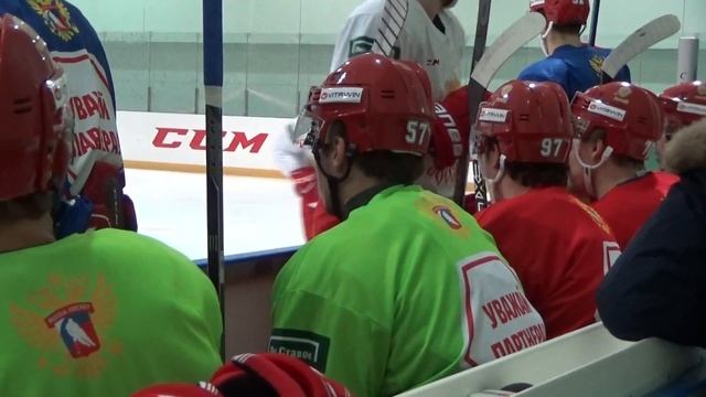 Первая замена в сборной России по хоккею. Репортаж с тренировки в Новогорске смотреть онлайн
