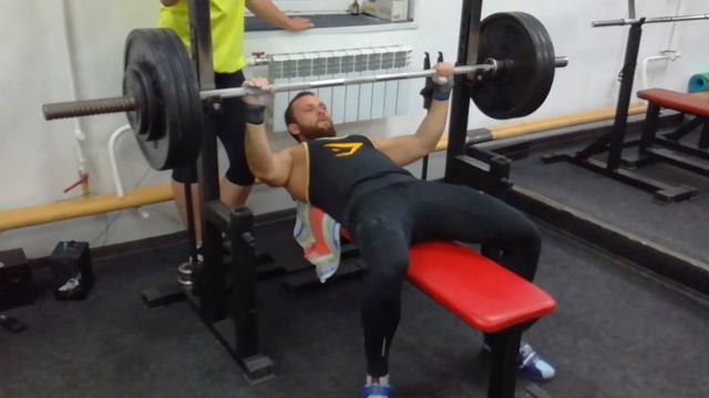 Жим лёжа 125кг , три повтора/ Bench press 275lbs ТЗ Титан, Белорецк. смотреть онлайн