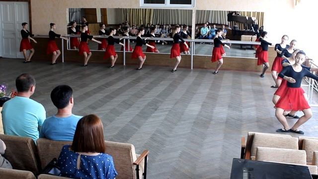 Экзамен по классическому танцу в ДШИ..... Педагог Ольга Гайдук. смотреть онлайн