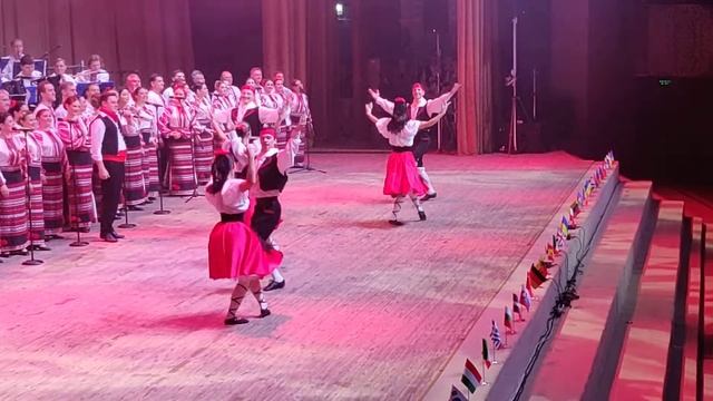 Хор имени Г. Веревки - Испанский народный танец смотреть онлайн