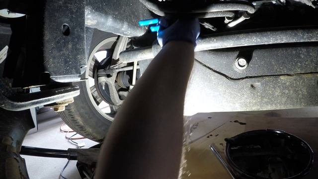 2017 Ram 1500 Oil and Filter Change - 5.7l Hemi | How To смотреть онлайн