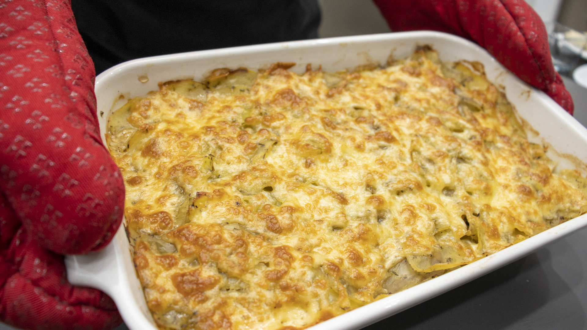 КАРТОФЕЛЬ с копчёной грудинкой, запечённый В ДУХОВКЕ Очень ПРОСТОЙ и ВКУСНЫЙ УЖИН смотреть онлайн