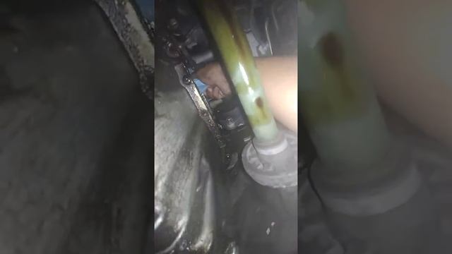 How to do an Oil Change on 2003 Kia Rio Cinco hatchback смотреть онлайн