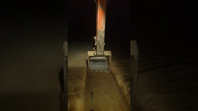 Hitachi 330 копает смотреть онлайн