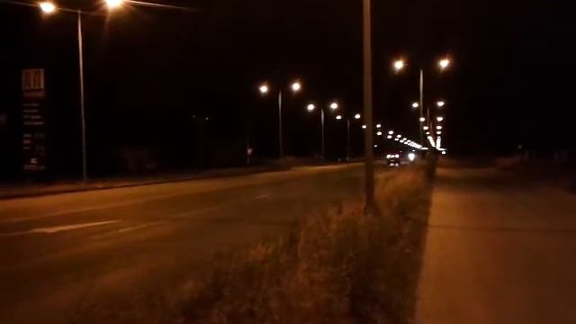 Honda Hornet 600cc '07 Vs Suzuki GSXR 750cc '92 in 500 meters смотреть онлайн