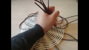 Плетение корзинки из искусственного ротанга