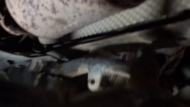 Обслуживание маятника рулевых тяг на Соболе