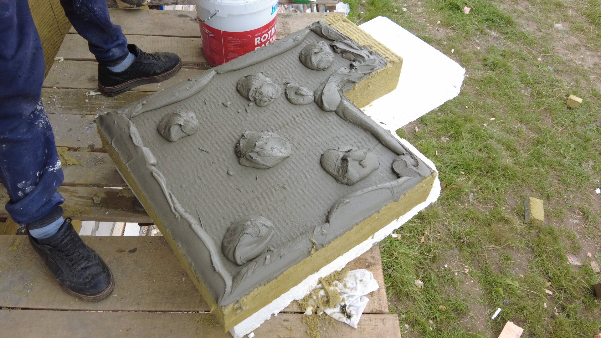 Как производится приклейка минераловатной плиты на фасады газобетонного дома. Грунт минваты, клей смотреть онлайн