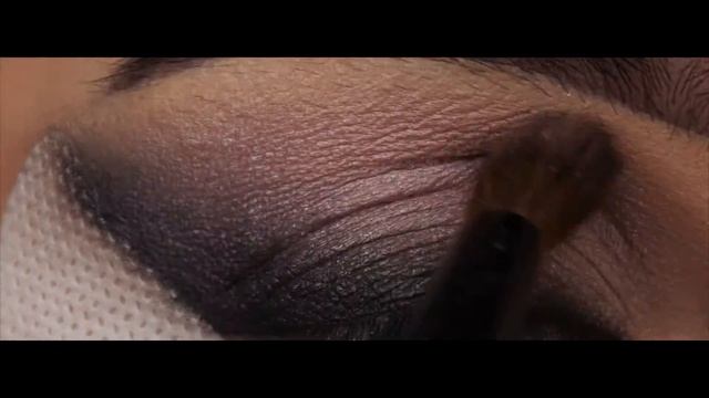 Стрелки с растушевкой с гелевым карандашом от NYX TRES JOLIE GEL PENCIL LINER - PITCH BLACK смотреть онлайн