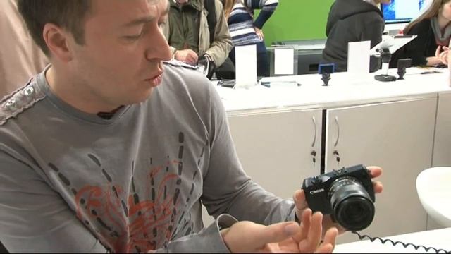 Canon EOS M. Первая беззеркальная камера Canon смотреть онлайн