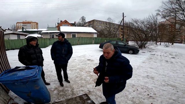 БЕЗДОМНЫЕ ЕДЯТ 4 ЛУКА - РАДИ ДЕНЕГ смотреть онлайн
