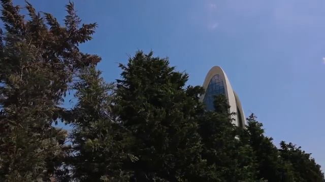 Heydar Aliyev Center designed by Zaha Hadid Architects смотреть онлайн