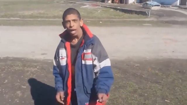 Цыган поёт песню Wiggle на цыганском. УГАР ОБЕСПЕЧЕН смотреть онлайн