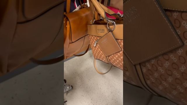 Цены на Guess в Америке.