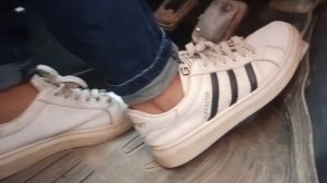 Pedal Pumping with shoes ?| Revving car| how to start a manual car| Mrs HAMAYUN VLOG| Suzuki Mehran