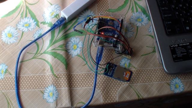 Ардуино: записываем на SD реальное время и случайные числа смотреть онлайн