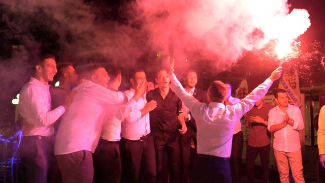 Beşiktaş Trübünü Gibi Düğün Klibi - Dorukhan & Melis смотреть онлайн