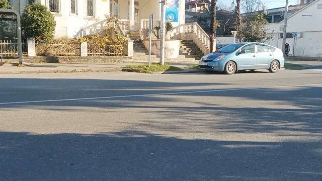 Ул.Агмашенебели. Кобулети. Аджария. Грузия. 17.01.2023 Agmashenebeli Str. Kobuleti. Adjara. Georgia смотреть онлайн