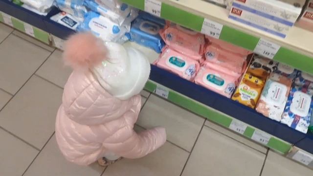 Прогулки.Покупочки.У нас выпал снег. смотреть онлайн