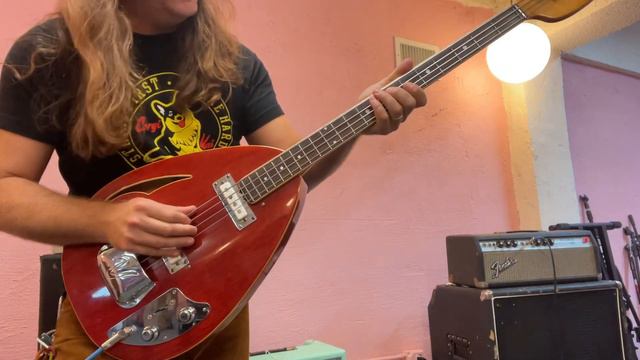 Vox Wyman Bass demo смотреть онлайн