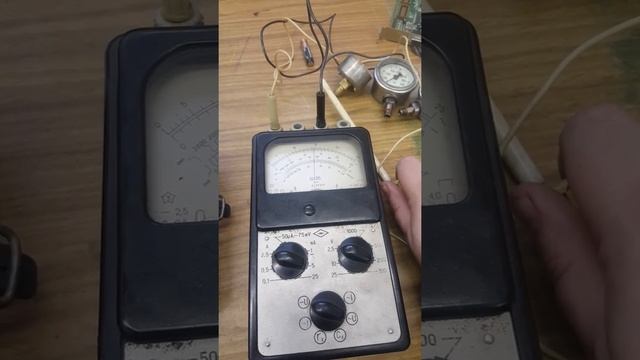 40 лет советской батарейке и она продолжает работать! смотреть онлайн