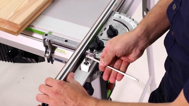 Pöytäsaha TKS 80 | Kulmaohjaimen Säätäminen