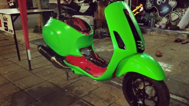 งานหุ้มสติ๊กเกอร์ สีเขียวนีออน เวสป้า 150cc. смотреть онлайн